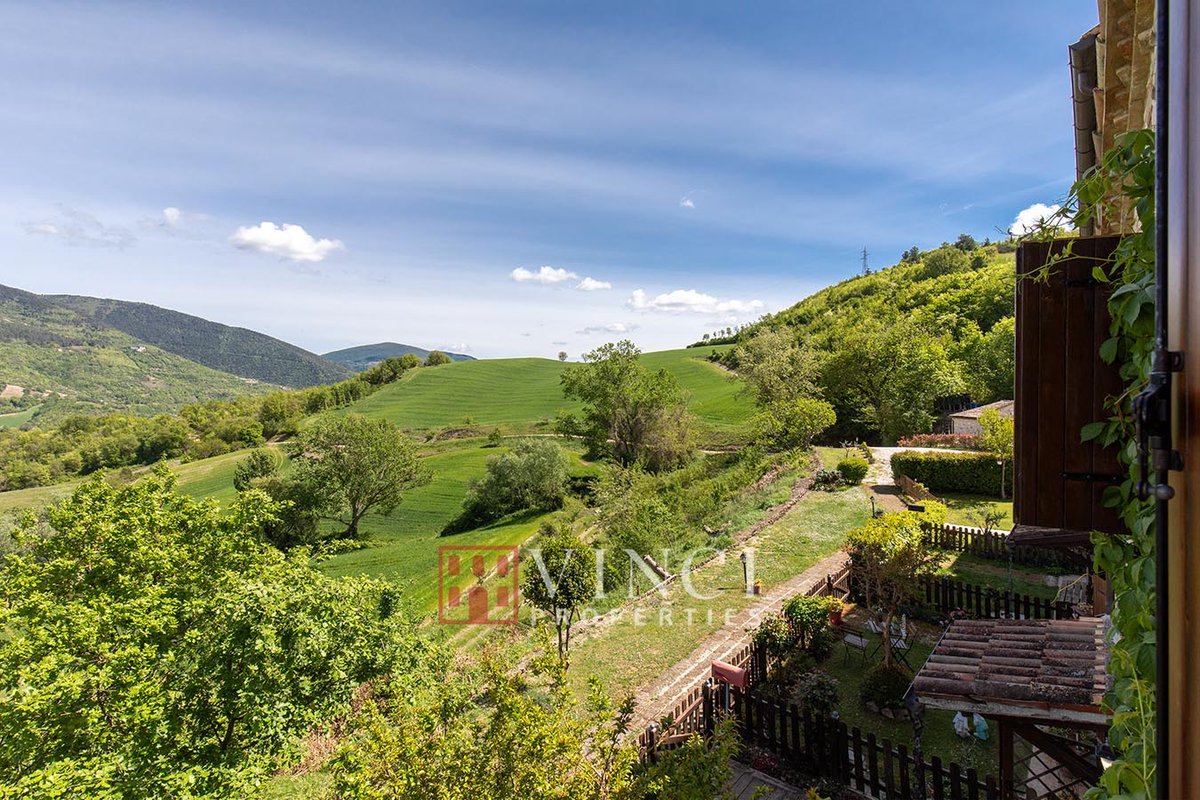 italianhouses's tweet photo. https://t.co/r7PhhNB4bR
Portion of a #Marchigiano house in a renovated hamlet, near #Acqualagna, one of the #Italian capital of the #truffle, with beautiful views reaching to the city of #Urbino. €110,000.
#italy #property #marche #lemarche #pesaro #urbino #luxury #luxuryhomes https://t.co/a81F6k4v7I