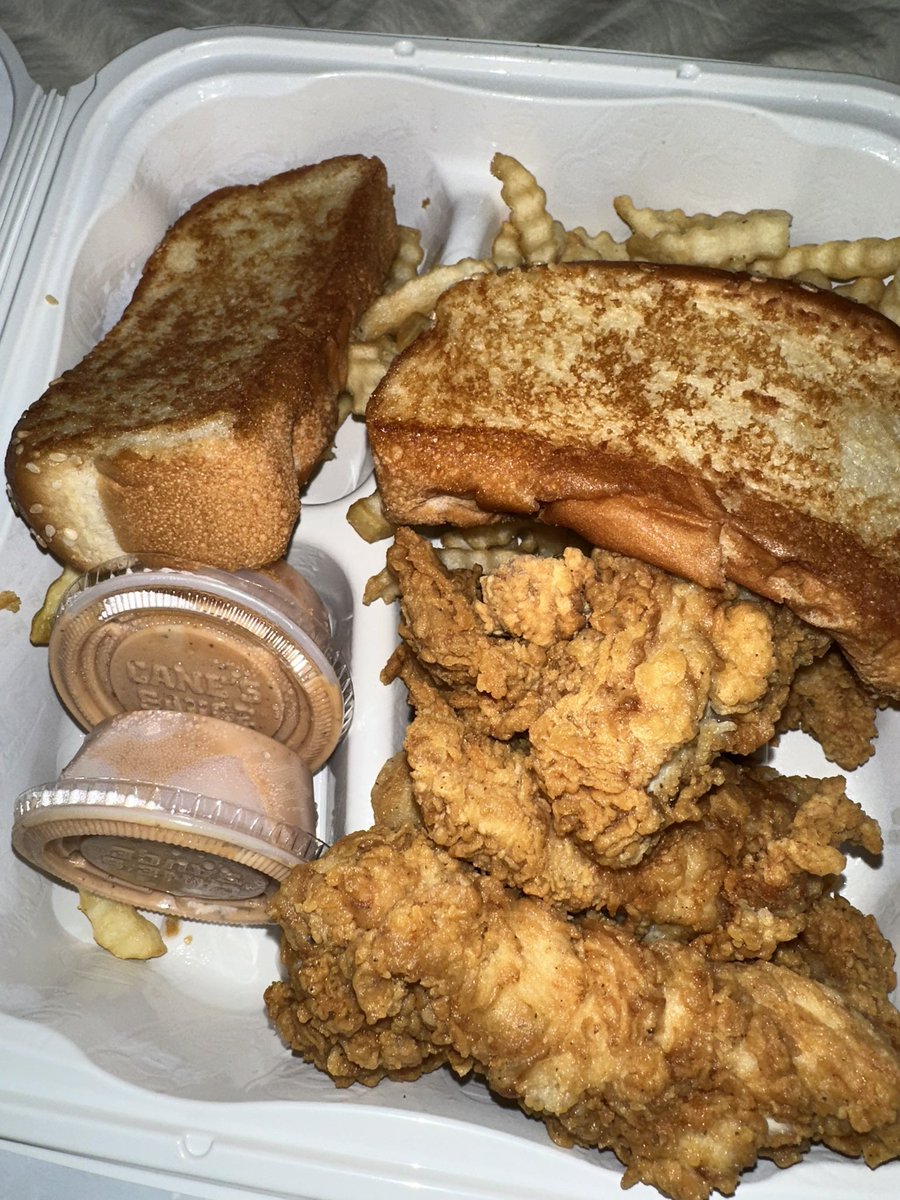 Chris_Vance55's tweet photo. chicken chicken chicken what combo you picken https://t.co/Ncp6w1dxUC
