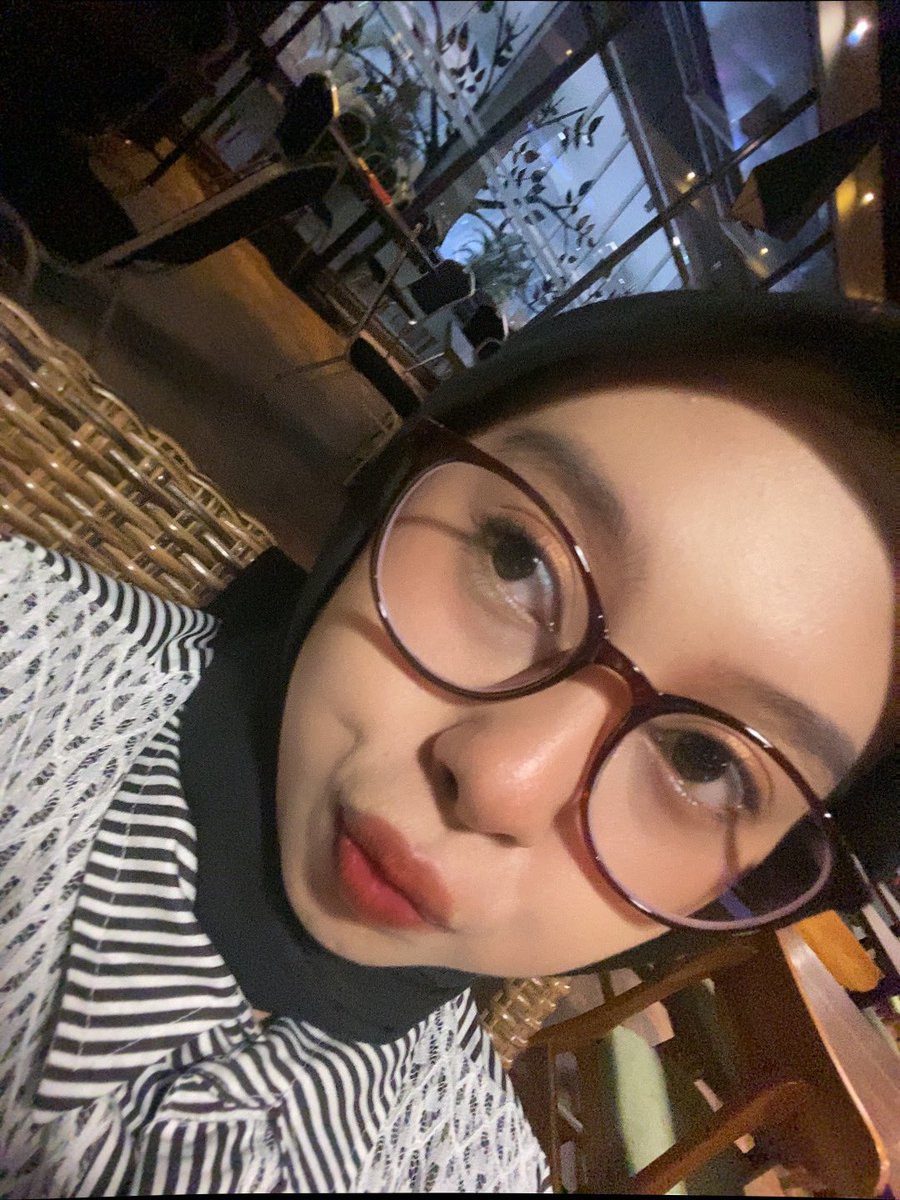 panggilcipa's tweet photo. gaya bebas aja, soalnya yg diliat yg disana🤘🏻 https://t.co/ZGkS6v9tVD