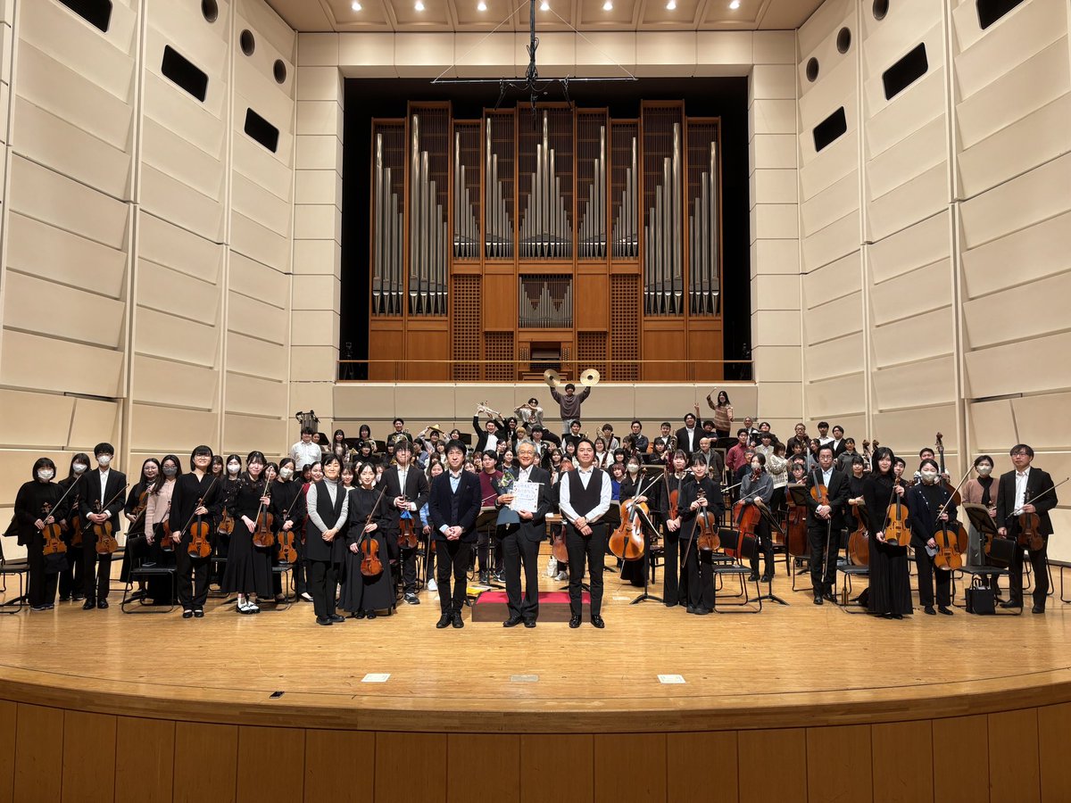 本日は、作曲コース 作品発表演奏会でした🎶✨
オーケストラ編曲3作品と新曲4作品を演奏し、素敵な演奏会になりました😊

#洗足学園音楽大学 #音大生
#オーボエ #ファゴット #ダブルリード
#ダブルリード研究会 #ダブ研