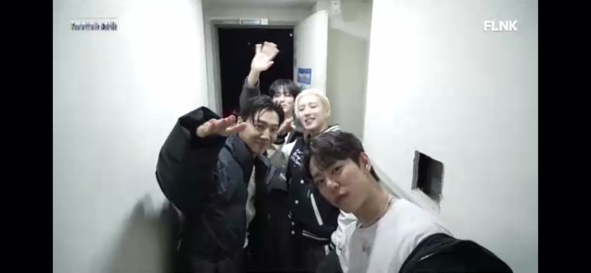 Bkjymc97's tweet photo. Day1 was so fun today was soo much fun until they sing With You I started crying I couldn’t stop for few minutes ..
So thankful for them to come back so Relieved they healthy and happy now thank you for being in my life B.A.P 🤍
 #BJYM_FarewellEarthInSeoul https://t.co/OXRP1yoAHS