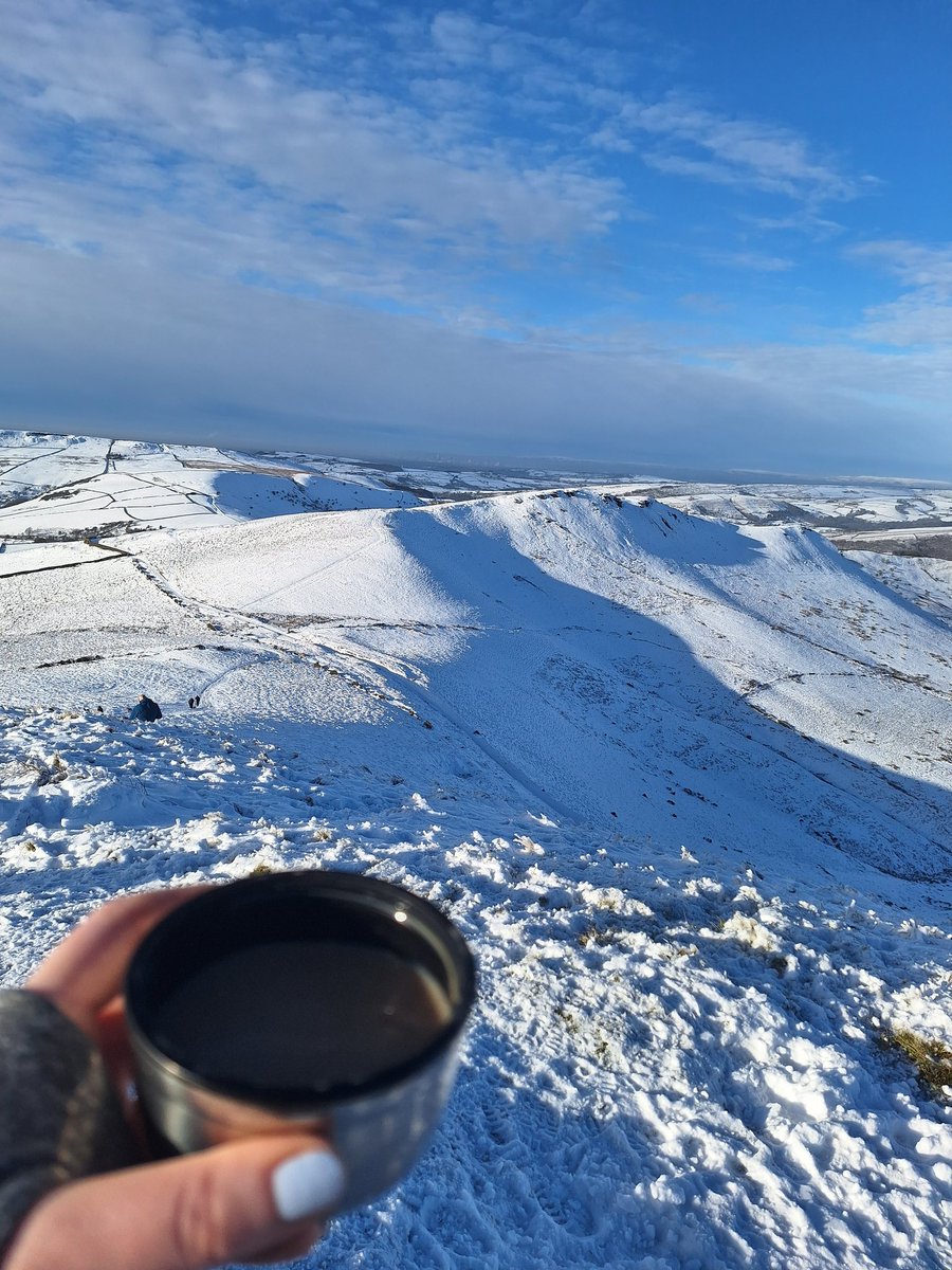 ciaramc1986's tweet photo. South Head Summit ❄️❄️ #peakdistrict #southhead #winterhike #brewsandviews https://t.co/2Stusw6VAI
