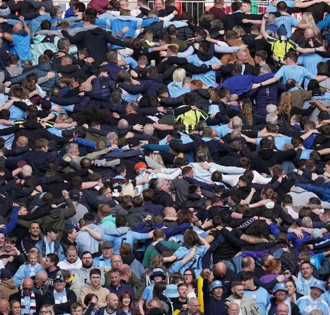 LfcShaunjudge's tweet image. Im sorry but Man City doing the Poznan while 7-0 up against League 2 Salford should be the 116th charge....