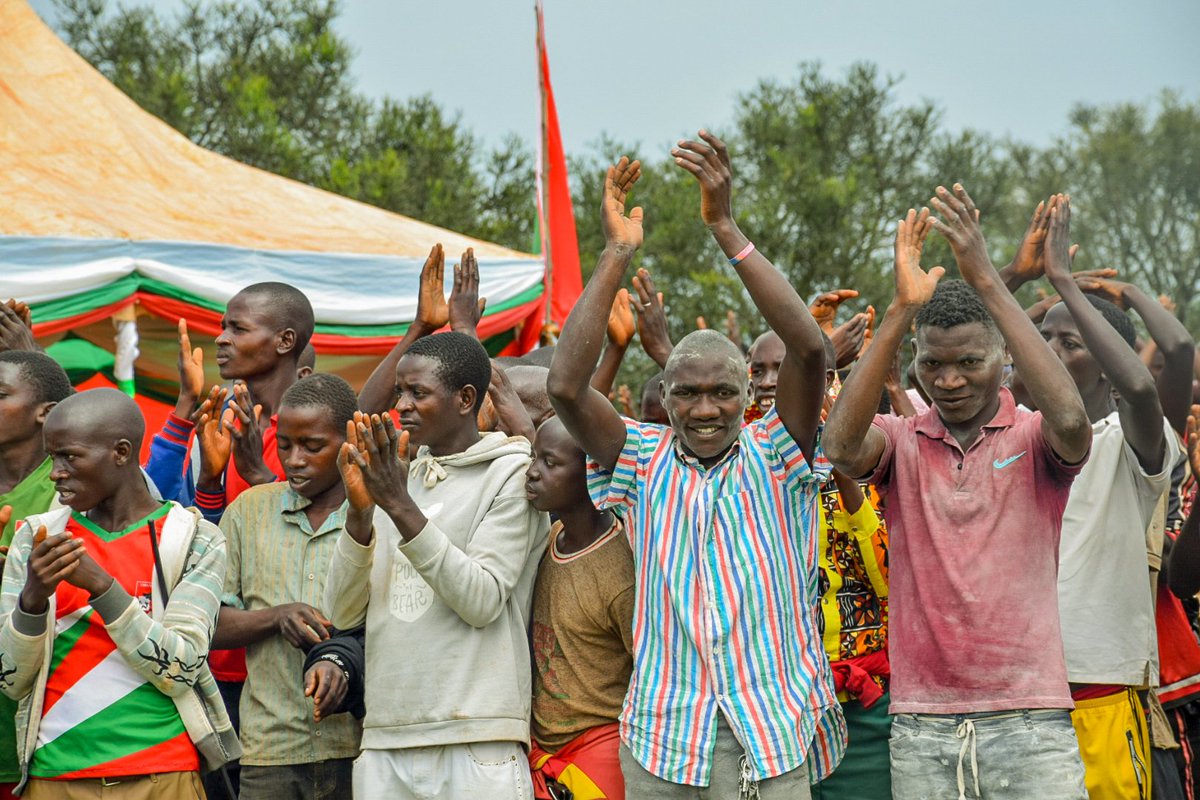 RTNBurundi's tweet image. #Burundi: Le SG Adjoint du @Cnddfdd, Cyriaque Nshimirimana, a remis ce samedi 11.01.2025 une maison moderne construite par les membres de ce parti en faveur de Pascal Mudende, ancien combattant, sur la colline #Gasave, commune #Muyinga, dans la nouvelle province de #Buhumuza