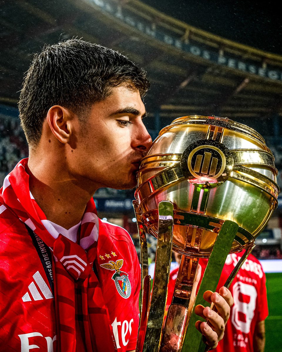 SLBoni_'s tweet photo. O melhor em Portugal a lidar com Gyokeres.

Pela competência a defender, e sobretudo pela inteligência ao abordar cada lance.

Não tem sido uma época fácil para o António. Mas eu ainda tenho esperança de ver a dupla Tomás-António a brilhar em conjunto pelo Benfica. https://t.co/gCcUSzHvID