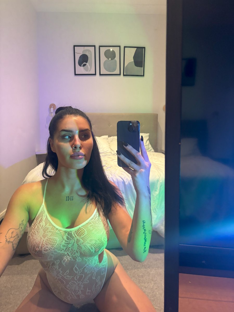 Drop a 🧡for naughty surprises in your dms (serious)