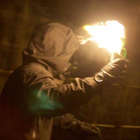 Aquí mismo tenemos el ejemplo de la industria vasca. Ella se jacta de ser puntera, pero en realidad, muchas fábricas parecen campos de batalla. Turnos agotadores, maquinaria sin mantenimiento, subcontratas explotadoras. Resultado: vidas rotas