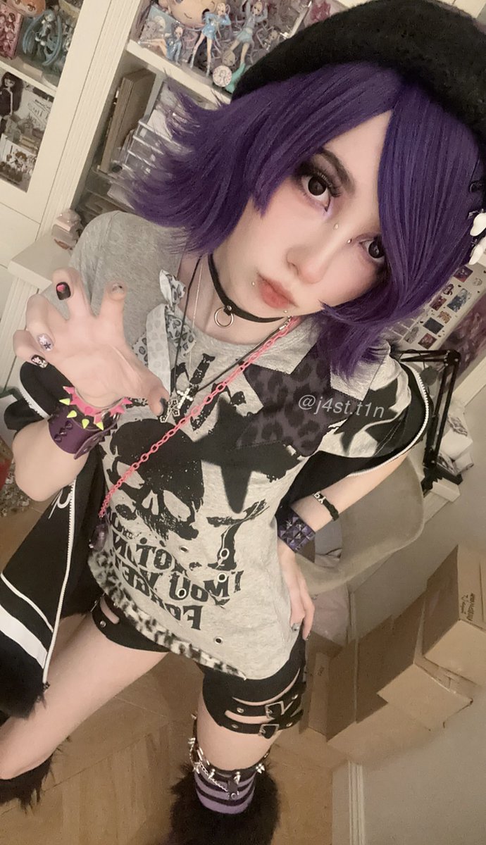 j4st_t1n's tweet photo. Scenekid!Uzi cosplay >:D

Not really into the style canon, but I gave it a shot hehe

#murderdrones #cosplay #murderdronescosplay #murderdronesuzi #uzidoorman #uzi https://t.co/Lsmv5zyWMM