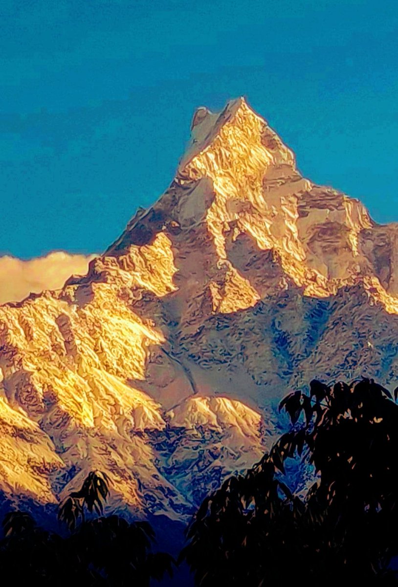 NirmalKhadka7's tweet image. Machhapuchchhre Mountain;

 Machhapuchhre "#FishTail" in #English, is a mountain in the #AnnapurnaHimal of north central Nepal. 

It is revered by the local population as particularly #sacred to the #Godshiva,