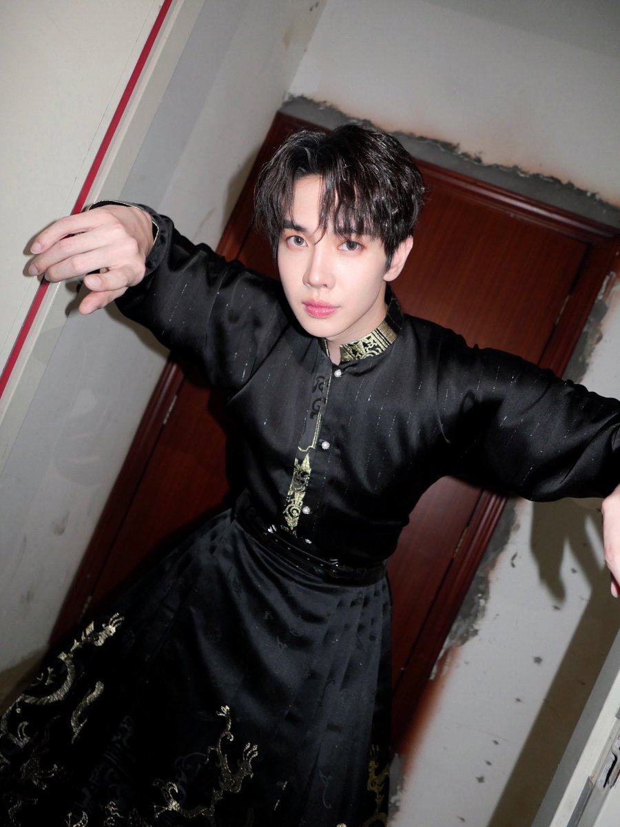 maxky_rp's tweet photo. Thank you 
#Maxky1stFansignGuangzhou https://t.co/2oVb5hF9XT