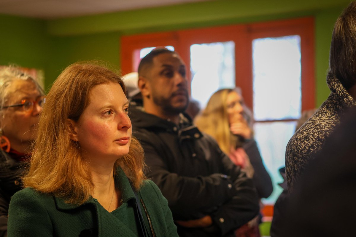 Hier, nous étions rassemblés, autour de notre maire <a href="/alexisragache/">Ragache Alexis</a>, pour partager la galette à l'occasion de la nouvelle année. 
2025 sera l'année de l'affirmation du <a href="/partisocialiste/">Parti socialiste</a> au niveau local et national. 
Belle année à toutes et tous !