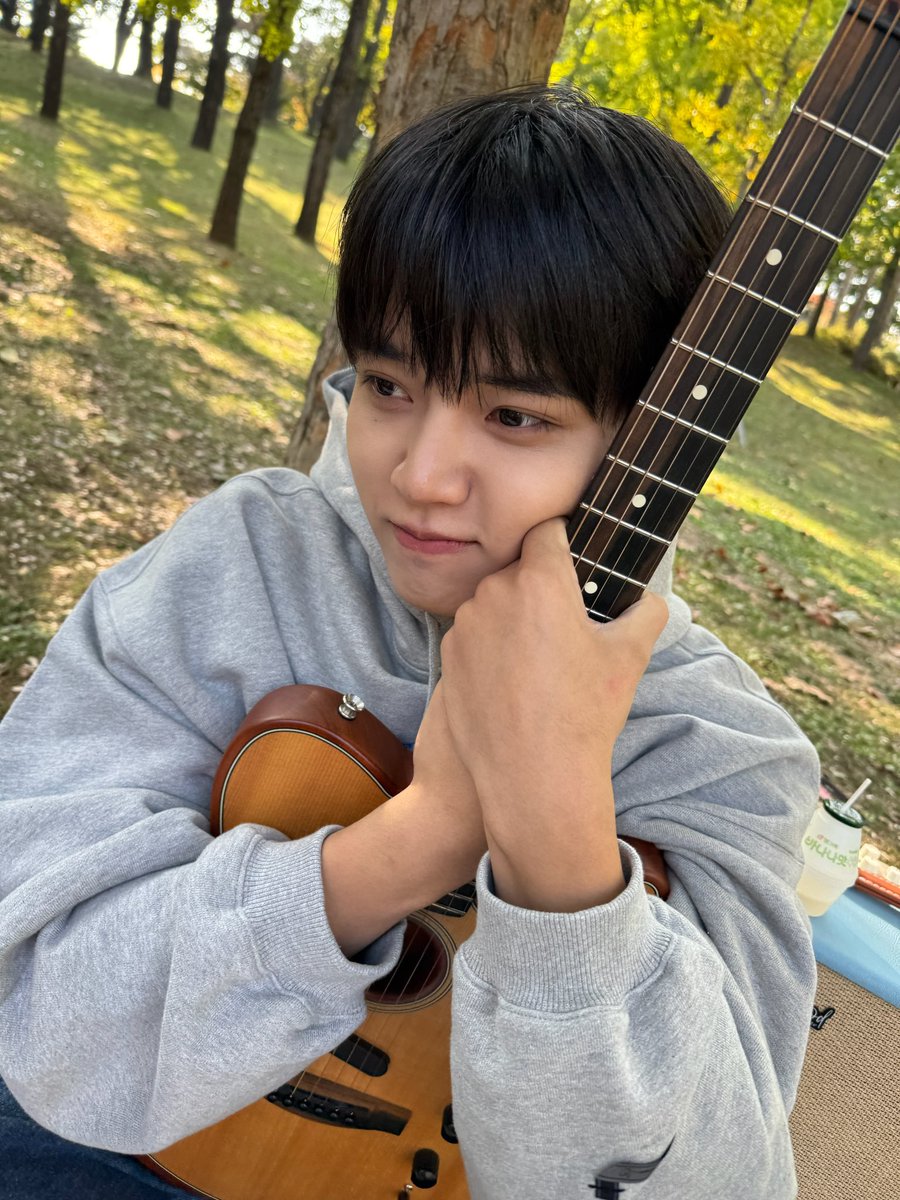 OmegaX_members's tweet photo. [#OX]

늦었지만 좋은 커버였다. 헿

#OMEGA_X #오메가엑스
#혁 #HYUK https://t.co/ED5VpE0Opy