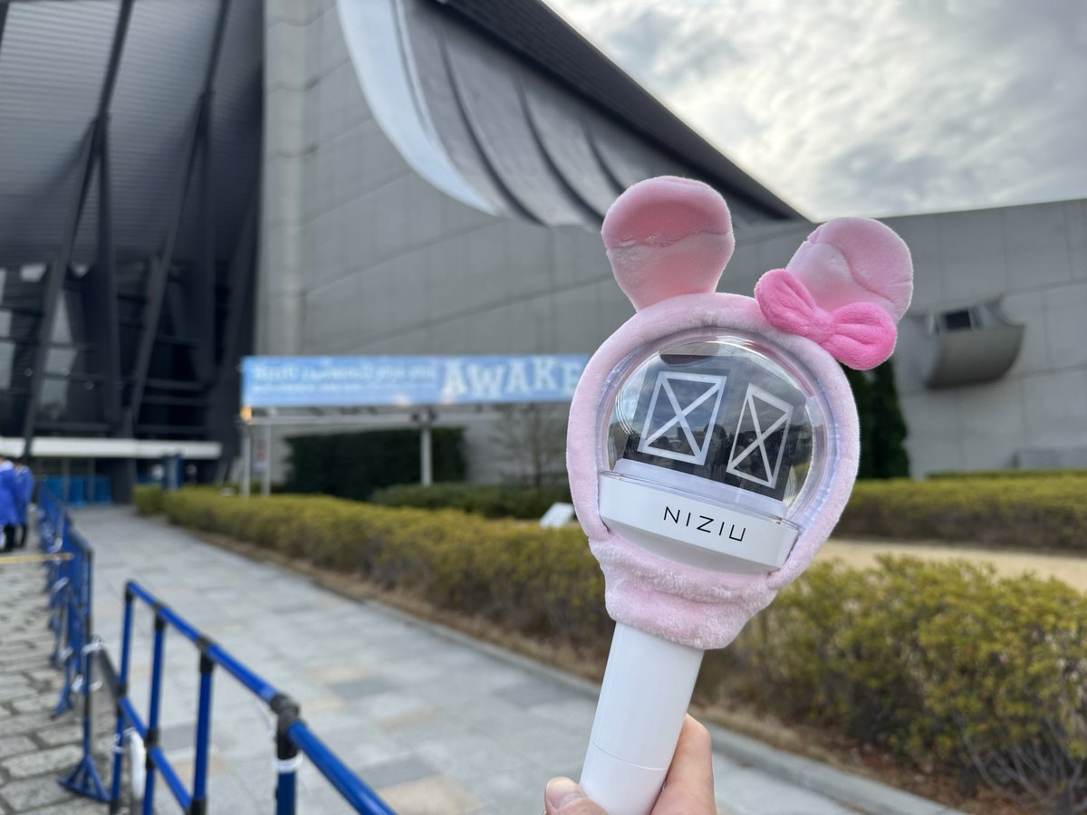 Renrun_WithU's tweet photo. 1年半ぶりの現地参戦❤️‍🔥
終始鳥肌おさまらなくて、かっこいいも可愛いも綺麗も全部兼ね備えてた9人🌈
歌もダンスも素人目に見てもわかるくらいにレベル上がってるなぁ！と思いました
これだからNiziUはやめられない😊
#NiziU #ニジュー #니쥬 #WithU
#NiziU_tour #LivewithU2024_2025
#AWAKE_tour https://t.co/x086TzPsPa