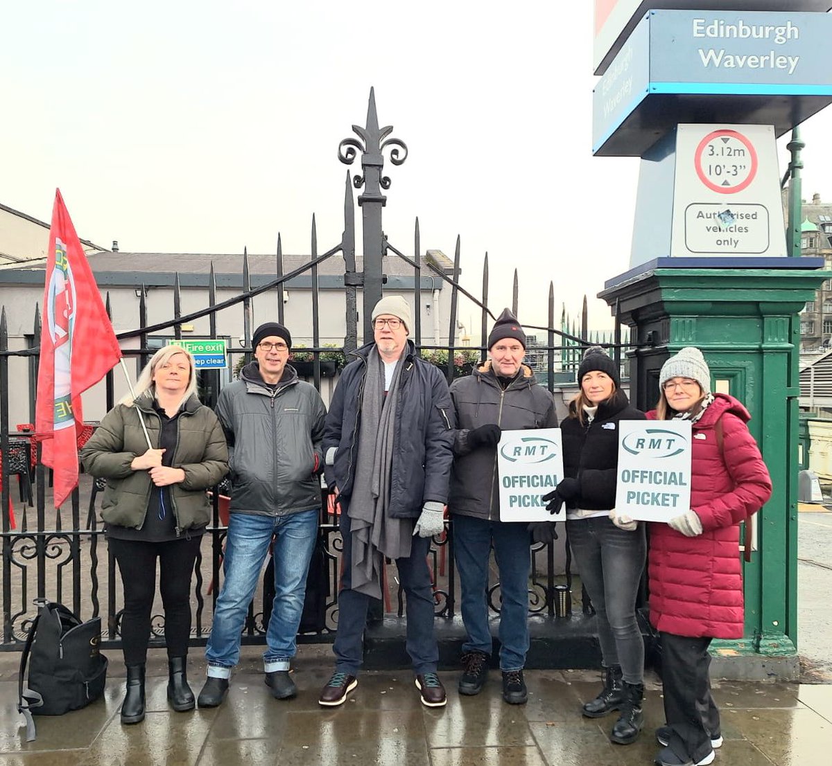 Train Managers - Avanti on strike, Edinburgh Waverley