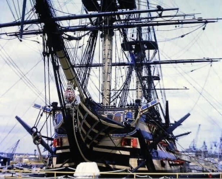 #OTD 12th JANUARY 1922
Horatio Nelson’s iconic Flagship HMS Victory was moved to Number 2 Dry Dock in Portsmouth Naval Dockyard, the oldest Dry Dock in the world. First picture, “The last voyage of HMS Victory 1922” a painting by William Lionel Wyllie.
#pompeypalsremember