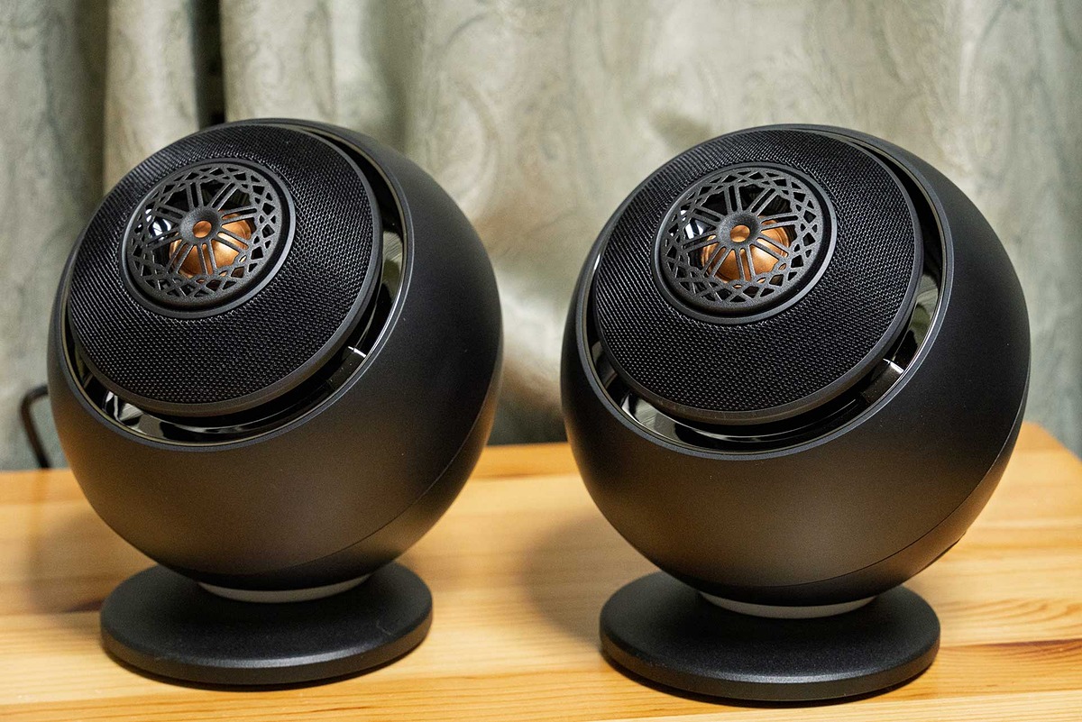 avwatch's tweet photo. 【今週の人気記事】【レビュー】PCスピーカーを超えたサウンド。クリエイティブの球状スピーカー「Pebble Nova」1カ月使ってみた https://t.co/ujt1Rk8Zra #クリエイティブ #PebbleNova https://t.co/jMuZAlzDbQ