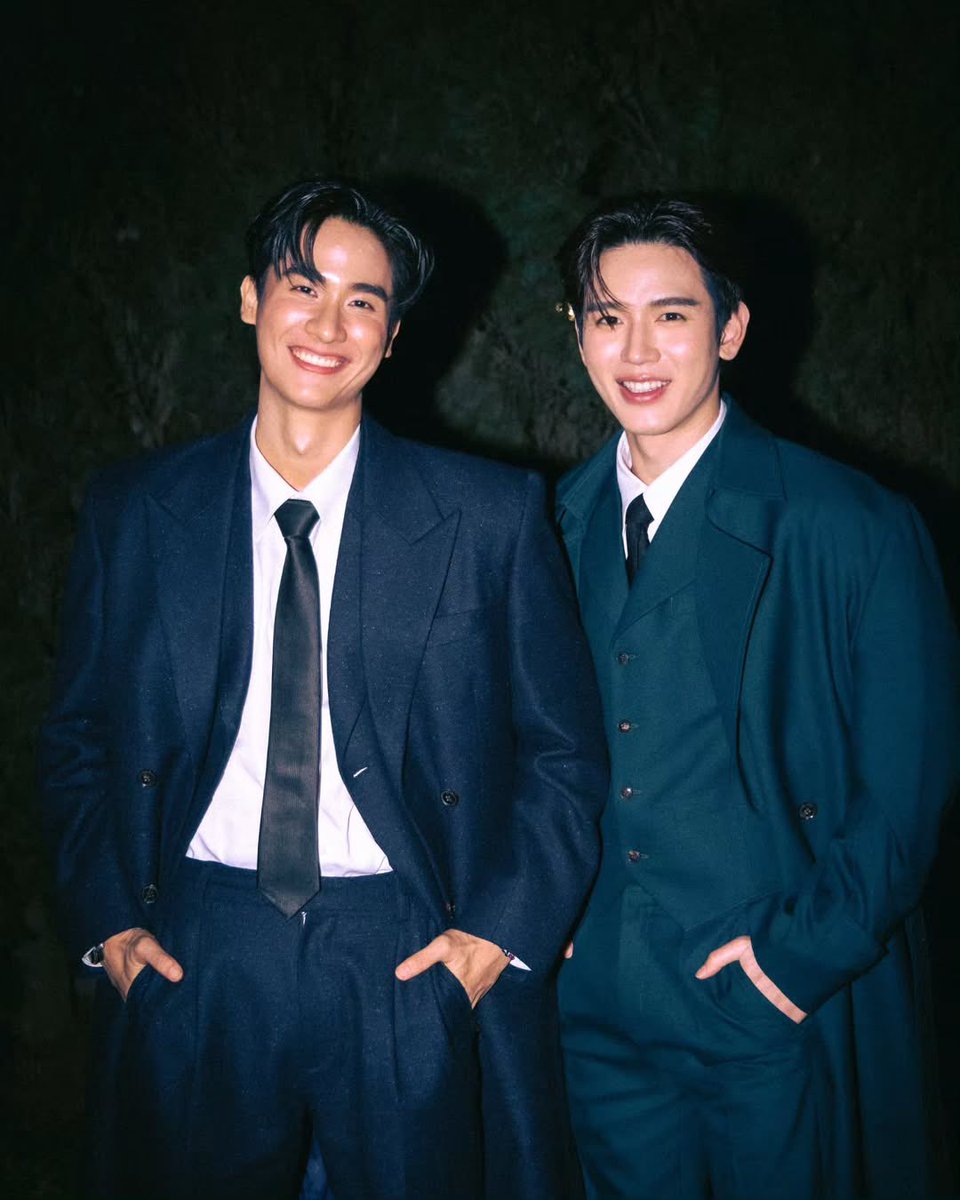 allfortawan's tweet photo. fine fine men https://t.co/qZenBsvdw5