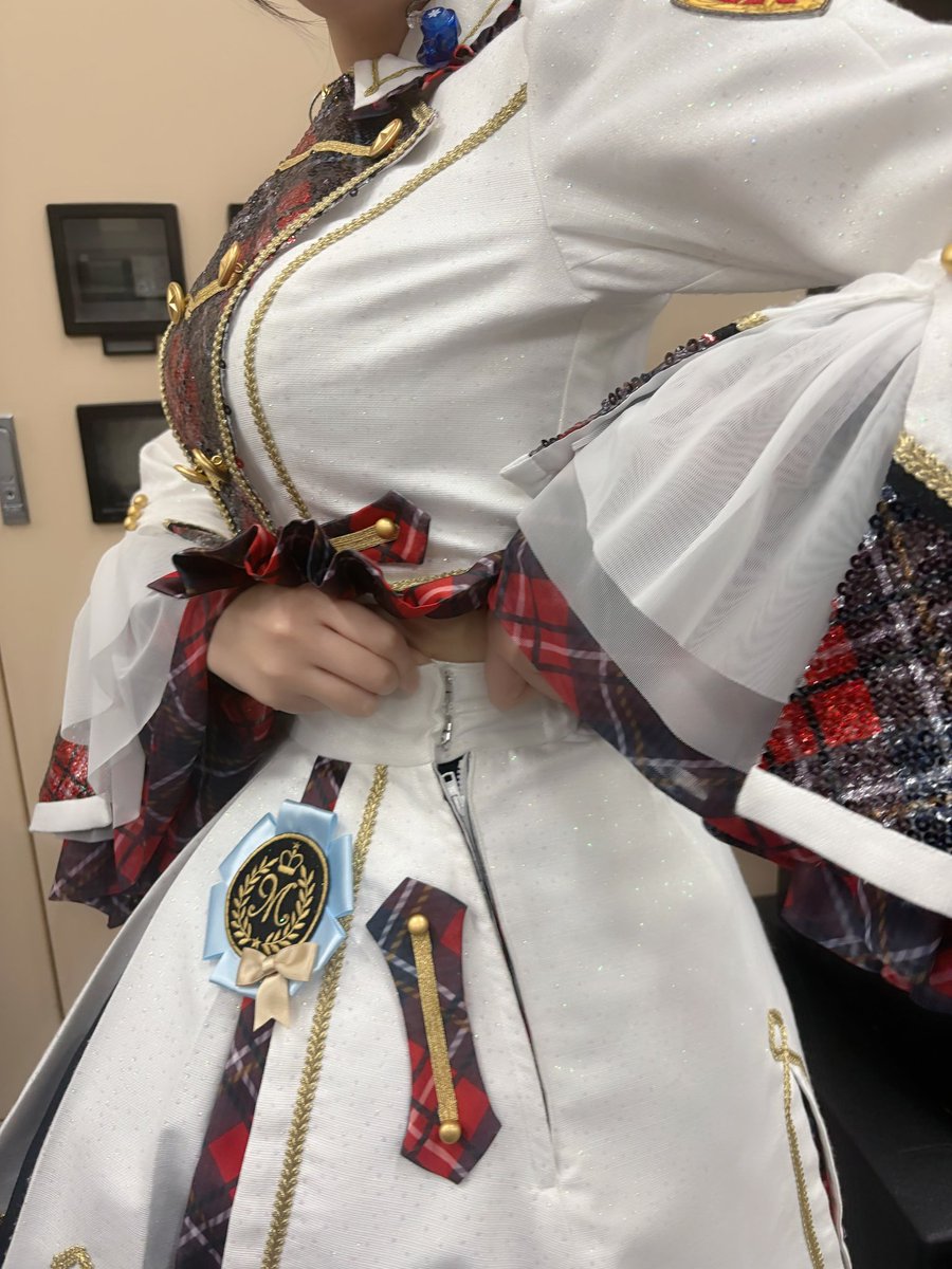 [閒聊] 小岩井ことり 順利穿上表演服