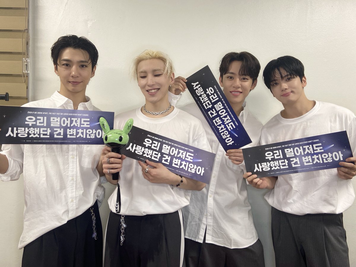 [📸]
2025.01.12
2024 ENCORE CONCERT
[Farewell, Earth] IN SEOUL DAY 2

우리는 마토 행성으로 돌아가지만
우리가 서로 사랑했단 건 변치 않아💫

#BANG_JUNG_YOO_MOON
#방용국 #정대현 #유영재 #문종업
#Farewell_Earth #Concert