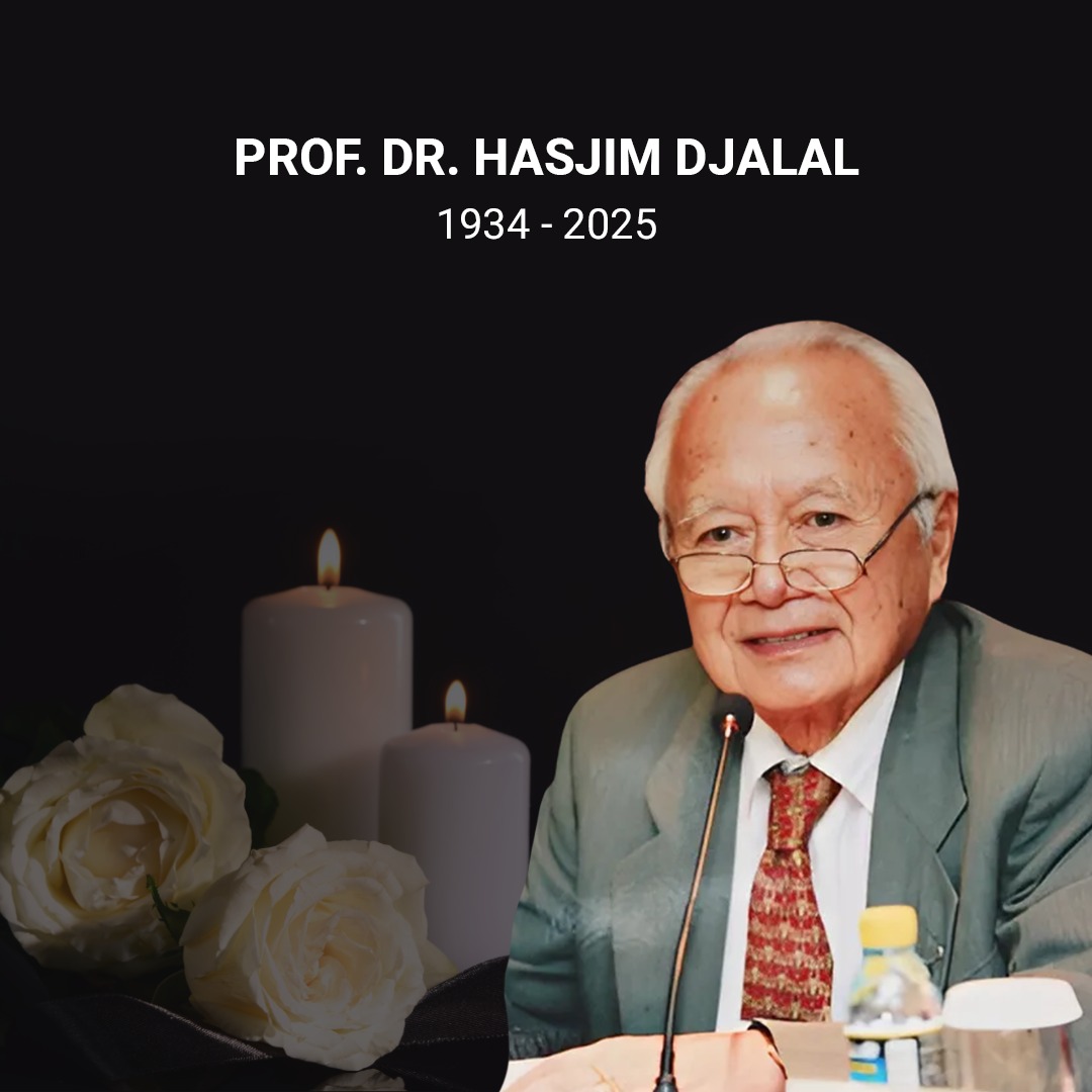 dinopattidjalal's tweet image. Berita duka : ayah saya Prof Dr Hasjim Djalal menghembuskan nafas terakhir hari ini jam 16:40. Almarhum adalah diplomat pejuang wawasan nusantara. Mohon doanya agar arwah beliau mendapat tempat yg mulia di sisi Allah SWT & agar jasa2nya u/ NKRI selalu dikenang dgn baik. Amin.