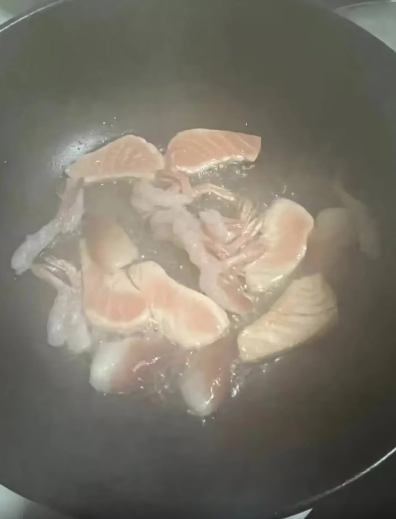 ealmajed1's tweet photo. My cooking skill on a break 🥲 https://t.co/HuqsVDl9Iq