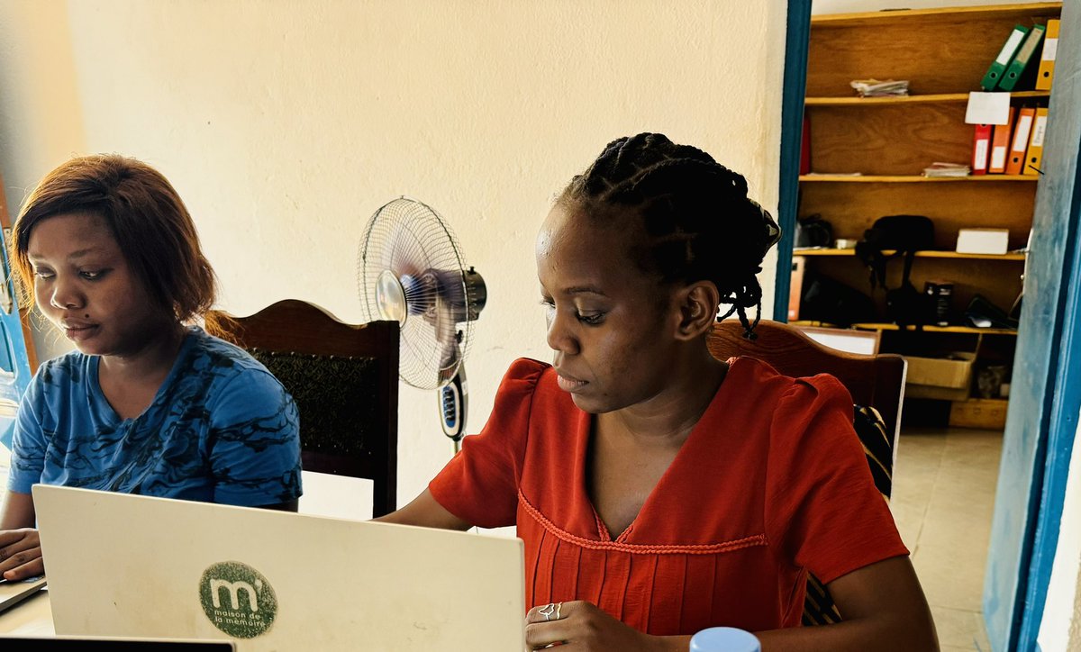Pascale Gaby (@pascalegaby) on Twitter photo Quelle fierté de voir cette jeune équipe diriger avec succès la <a href="/MaisonMemoire/">Maison de la Mémoire Centrafrique</a> que j’ai fondée en 2019 avec le soutien de la famille, amis & partenaires. Grâce à leur énergie & leur engagement, l’organisation continue de contribuer à la reconstruction des communautés et du pays🇨🇫 Quelle fierté de voir cette jeune équipe diriger avec succès la <a href="/MaisonMemoire/">Maison de la Mémoire Centrafrique</a> que j’ai fondée en 2019 avec le soutien de la famille, amis & partenaires. Grâce à leur énergie & leur engagement, l’organisation continue de contribuer à la reconstruction des communautés et du pays🇨🇫
