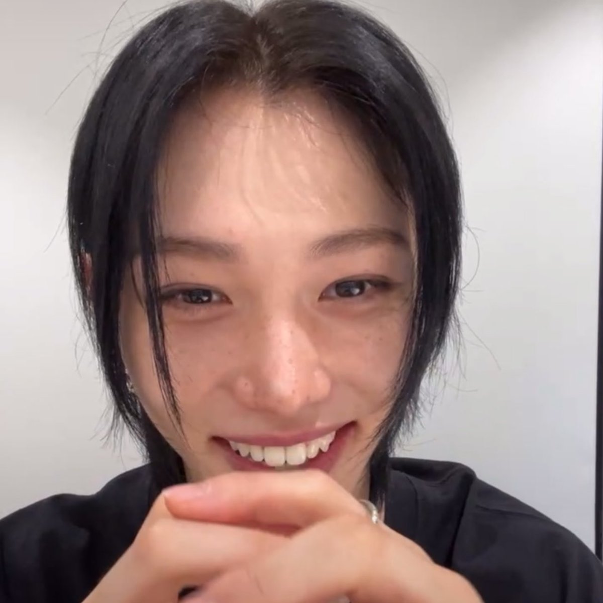 thank you so much for this live lixieeeee🤍