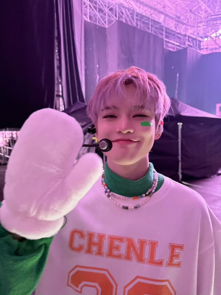tiny_Iele's tweet image. chenle is the cutest ever