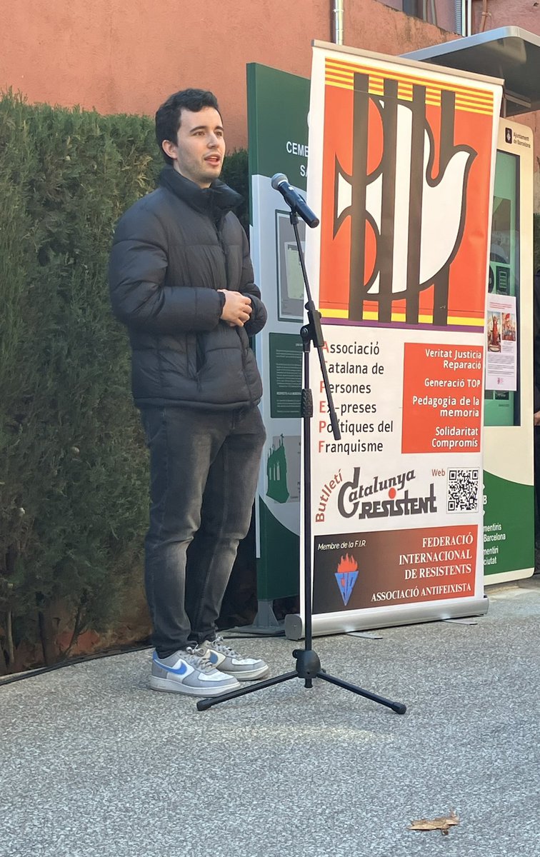 immolats_cat's tweet photo. 1.
11/01/25
Cementiri Sarrià
#MemòriaDemocràtica
Inauguració d’una placa en record dels #MàrtirsDeSarrià, la darrera resistència republicana contra el cop d’estat de Pavía el gener de 1874 
Intervencions:
M. Trepat @CementirisBCN
C. Vallejo @Exprespol
J. Muñoz #ICUB
@alex_pocino https://t.co/Y8p6uOsdg2