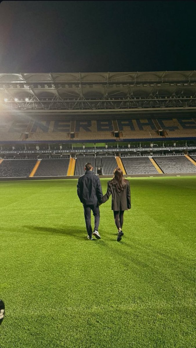 İrfan Can Kahveci &amp; Gözde Kahveci

Hayalini kurduğumuz fotoğraflardan… 😍