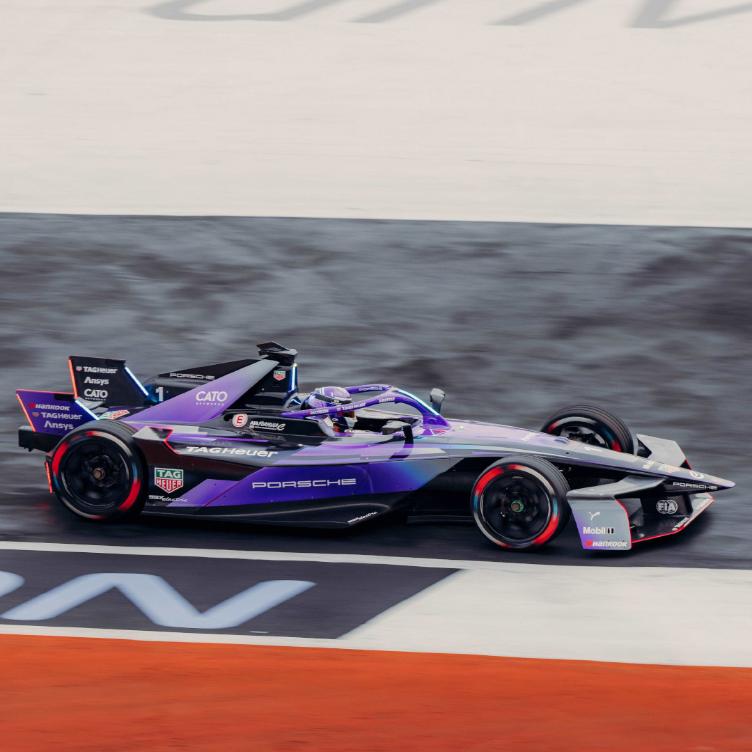 A great start to the racing year.
予選では1-2フィニッシュと好スタートを切り、続いてダブル表彰台を獲得して2025年のレースシーズンをスタート。

#Porsche #ポルシェ #Raceborn #FormulaE