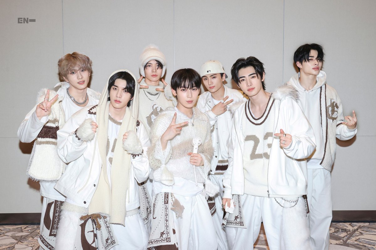 enhypenweverse's tweet photo. [PHOTO] 250112

ENHYPEN <2024 Year-End Awards Ceremony> Behind Photo Sketch 📸 

(1/19)

@ENHYPEN_members @ENHYPEN #ENHYPEN #엔하이픈 https://t.co/5HiANs9dga