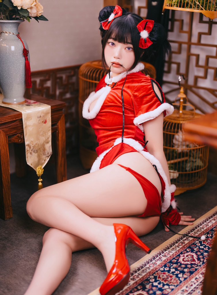 傳送門：https://t.co/qRAh2PC4c5

This month, my Patreon has extra [red envelopes] for you!
This time I will give away more photos~ I will put them as wallpapers for everyone to celebrate the New Year
I want you to praise me for being considerate. https://t.co/acdB9njTbE