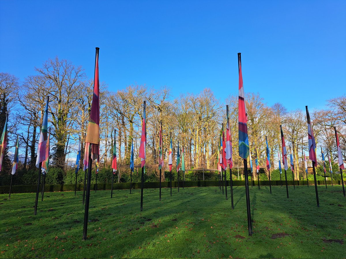 Chris Brouwers (@chrisbrouwers1) on Twitter photo Deze prachtige kleuren zijn ze te zien in het @middelheim in <a href="/Stad_Antwerpen/">Stad Antwerpen</a>. Werk van #AnnemieVanKerkhoven. Het is een foto van vandaag en het azuurblauw van de lucht is niet ingekleurd. 🌞 #blauwisbeterdangrijs Deze prachtige kleuren zijn ze te zien in het @middelheim in <a href="/Stad_Antwerpen/">Stad Antwerpen</a>. Werk van #AnnemieVanKerkhoven. Het is een foto van vandaag en het azuurblauw van de lucht is niet ingekleurd. 🌞 #blauwisbeterdangrijs