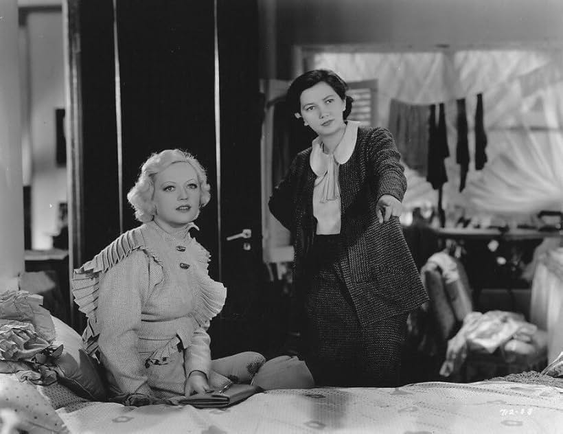 Dwightcrazy's tweet photo. Remembering #PatsyKelly on her birthday, seen here in "Going Hollywood" from 1933. https://t.co/PECr5GhG92