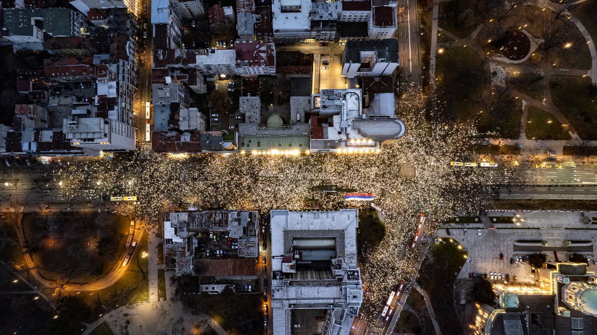 Protest studenata ispred zgrade Ustavnog suda u Beogradu.
