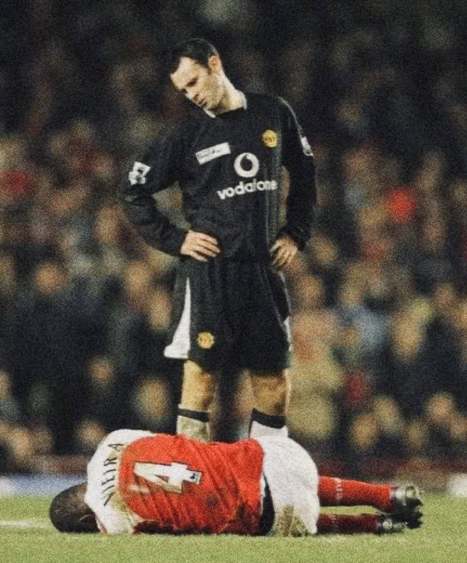 dvacapereira's tweet photo. Hay cosas que nunca cambian. 

#MUFC https://t.co/QEKno5bqMJ
