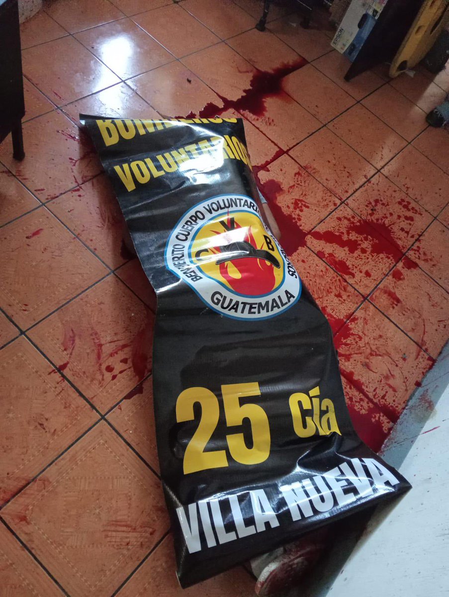 #Nacionales | En el interior de un domicilio se originó un hecho armado, <a href="/BVoluntariosGT/">Bomberos Voluntarios</a> indicaron que un hombre quedó fallecido. Esto ocurrió en la manzana “J” de la colonia Valles del Frutal 2 en la zona 5 de Villa Nueva.

Vía: <a href="/mendoza_abram22/">Abraham Mendoza</a>