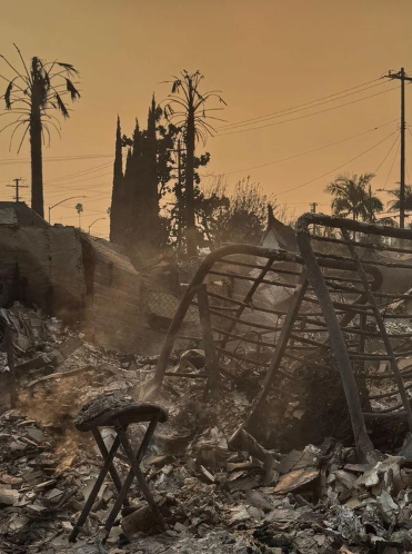 lucy_dudko's tweet photo. Three members of our community and team have flown to California for several days to provide help. We also have members of our community and team who have been affected by the California wildfires. We have many friends there who have suffered from the fires. #SupportCalifornia #TogetherWeOvercome