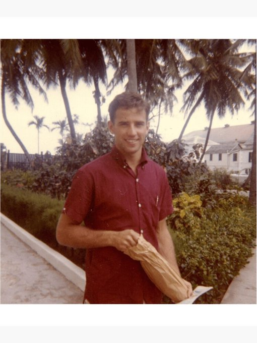 kayonlinenowx's tweet photo. Here is a collection of old and new photos of the current world leaders that you will enjoy seeing. 

A thread🧵

1. Joe Biden, President of USA 🇺🇸 https://t.co/SOxMWmd1Qq