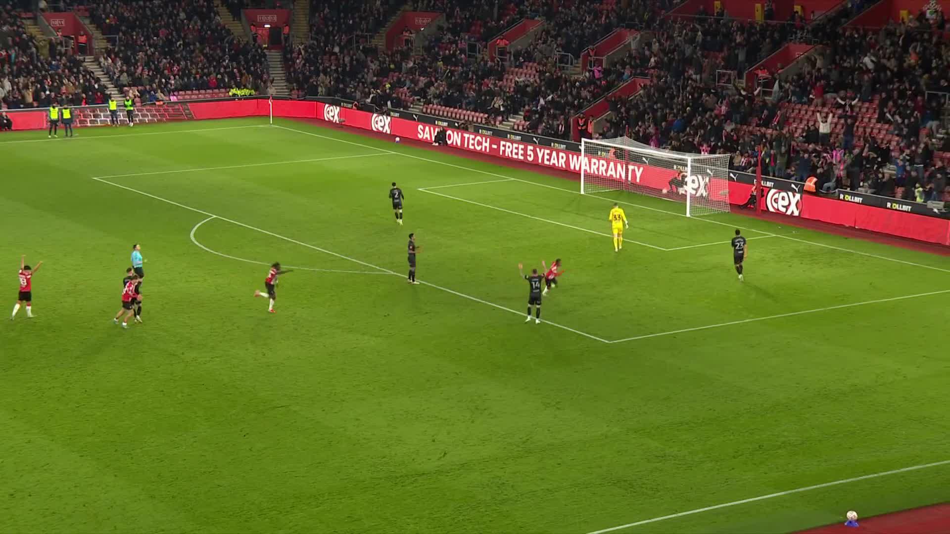 Sulemana with the sauce to go with the chip 🍟@SouthamptonFC #EmiratesFACup