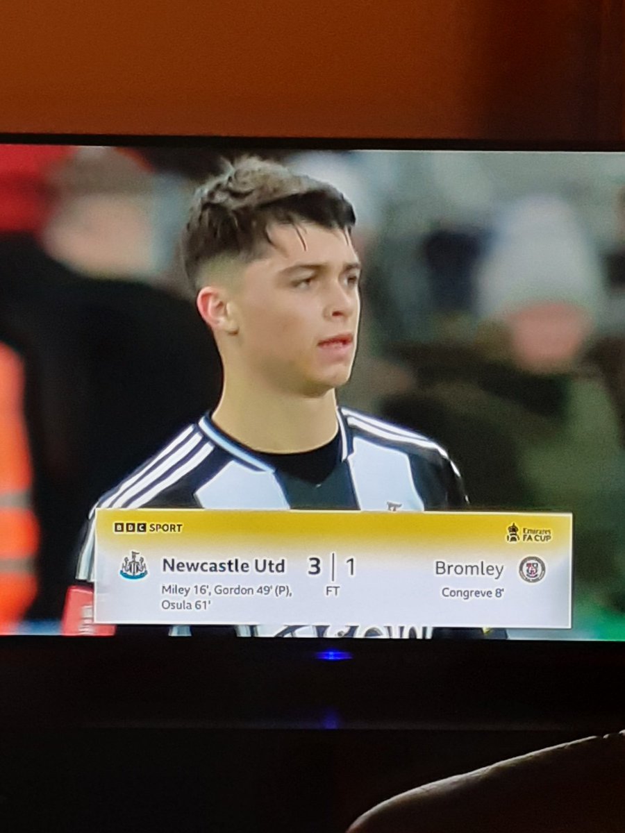 Keef_B_1's tweet photo. Enjoyed my afternoon watching #FACup #football. Extremely happy to see #NUFC go through to the fourth round. Just wanted to say congratulations to @bromleyfc & @tamworthfc for such spirited performances this afternoon.👏
#football #facupthirdround
@NUFC @EmiratesFACup ⚽️ https://t.co/mUG2Nse1Xs