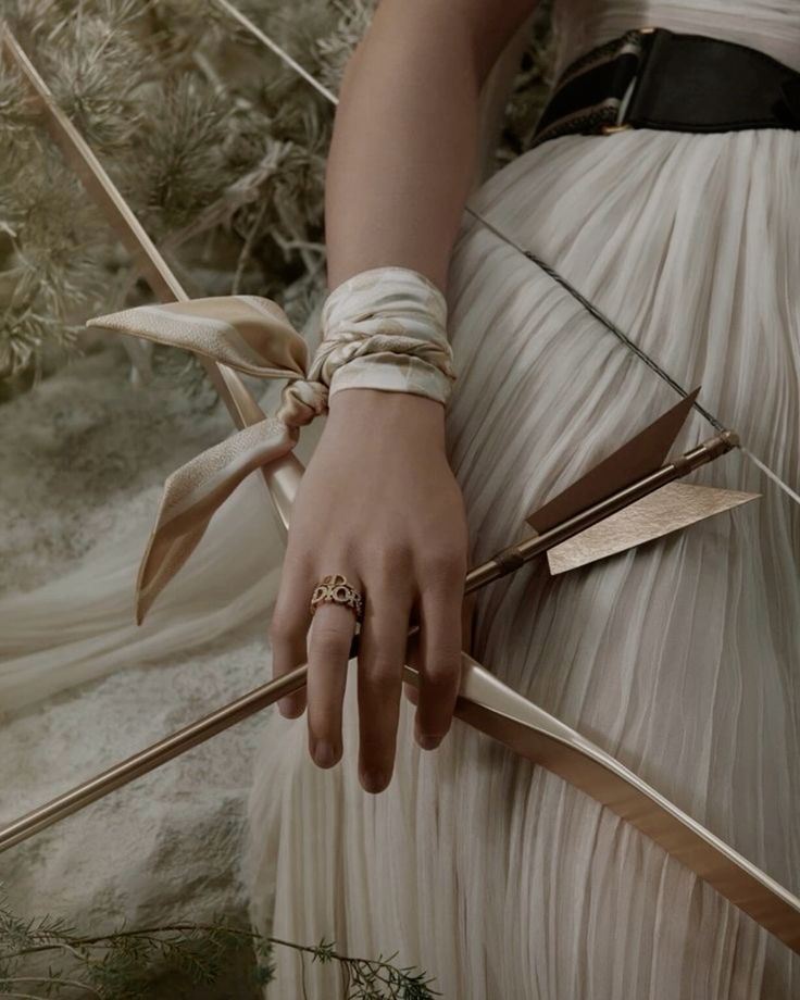 Oceanhxir's tweet photo. ﹙⌕﹚ ⦂ BÚSQUEDA OTP

Sacerdotisa de Apolo/ Vestal x hijo del emperador/ mujer libre.
       ┈────────────┈

❍； MX(F) o FxF
❍；1x1  o @/gladiolusaureus.
❍；FCs a elegir.

Más información MD ❤️

¿RT? https://t.co/jtI7424zLR