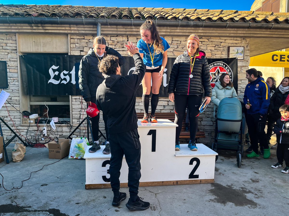 catarina93_73's tweet photo. 🏃🏻‍➡️| the Fita 973, an annual foot race held yearly through Cervera’s countryside, took place today.
Marc and Alex were there and so was my friend and local photographer!!🙌

Thanks, @MCBmarccastella 📷 https://t.co/fldOERdORS
