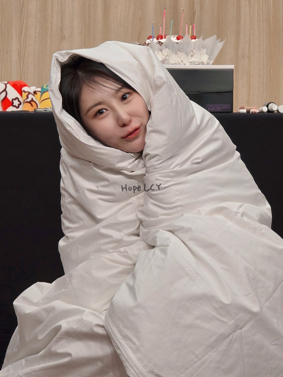 250112 #이채연 시즌그리팅 대면 팬사인회

너무 예쁘고 귀여워 미치겠다~ 😍😍😍😍

#여니왔어요 #LEECHAEYEON