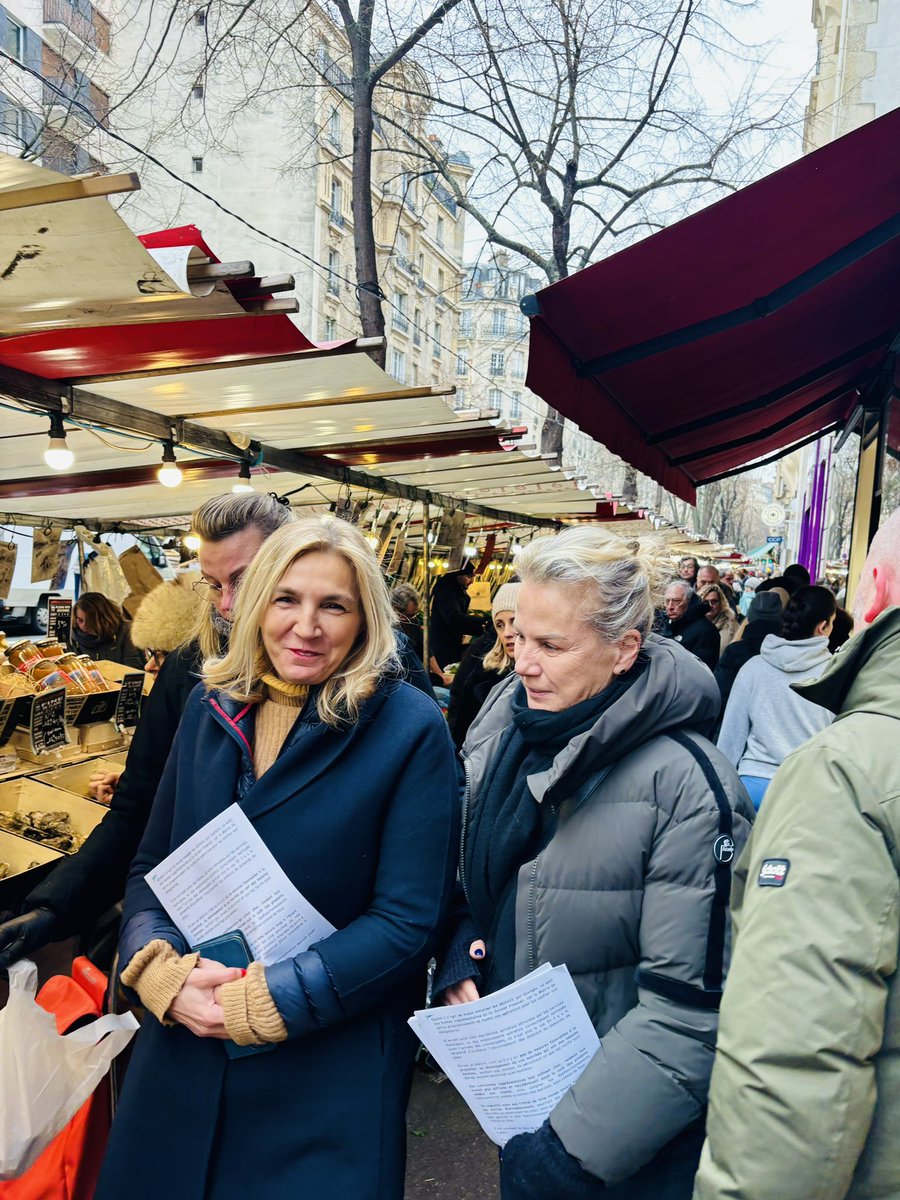 Laurent RACAPE (@laurent_racape) on Twitter photo Matinée au Marché Convention.
Toujours le plaisir d’échanger sur la vie de notre arrondissement, renseigner, écouter les propositions. La vraie démocratie participative… <a href="/Philippe_Goujon/">Philippe Goujon</a> <a href="/AgnesEvren/">Agnes Evren</a> #Paris15 Matinée au Marché Convention.
Toujours le plaisir d’échanger sur la vie de notre arrondissement, renseigner, écouter les propositions. La vraie démocratie participative… <a href="/Philippe_Goujon/">Philippe Goujon</a> <a href="/AgnesEvren/">Agnes Evren</a> #Paris15