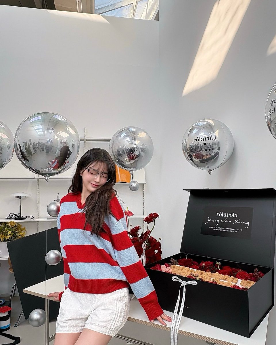 Red rose with churros 🥀🍟