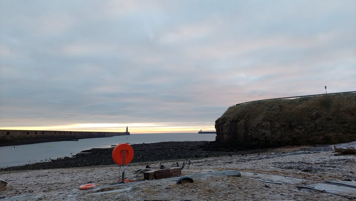 You know you're in for an icy row when the sand is frozen. 🧊 #tynemouth