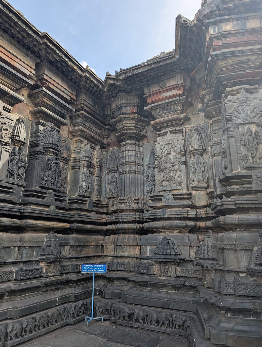 Shawshank_reddy's tweet photo. Today's trip to belur , halebidu and Chikmagaluru #OneStateManyWorlds https://t.co/WICQjtLkTO