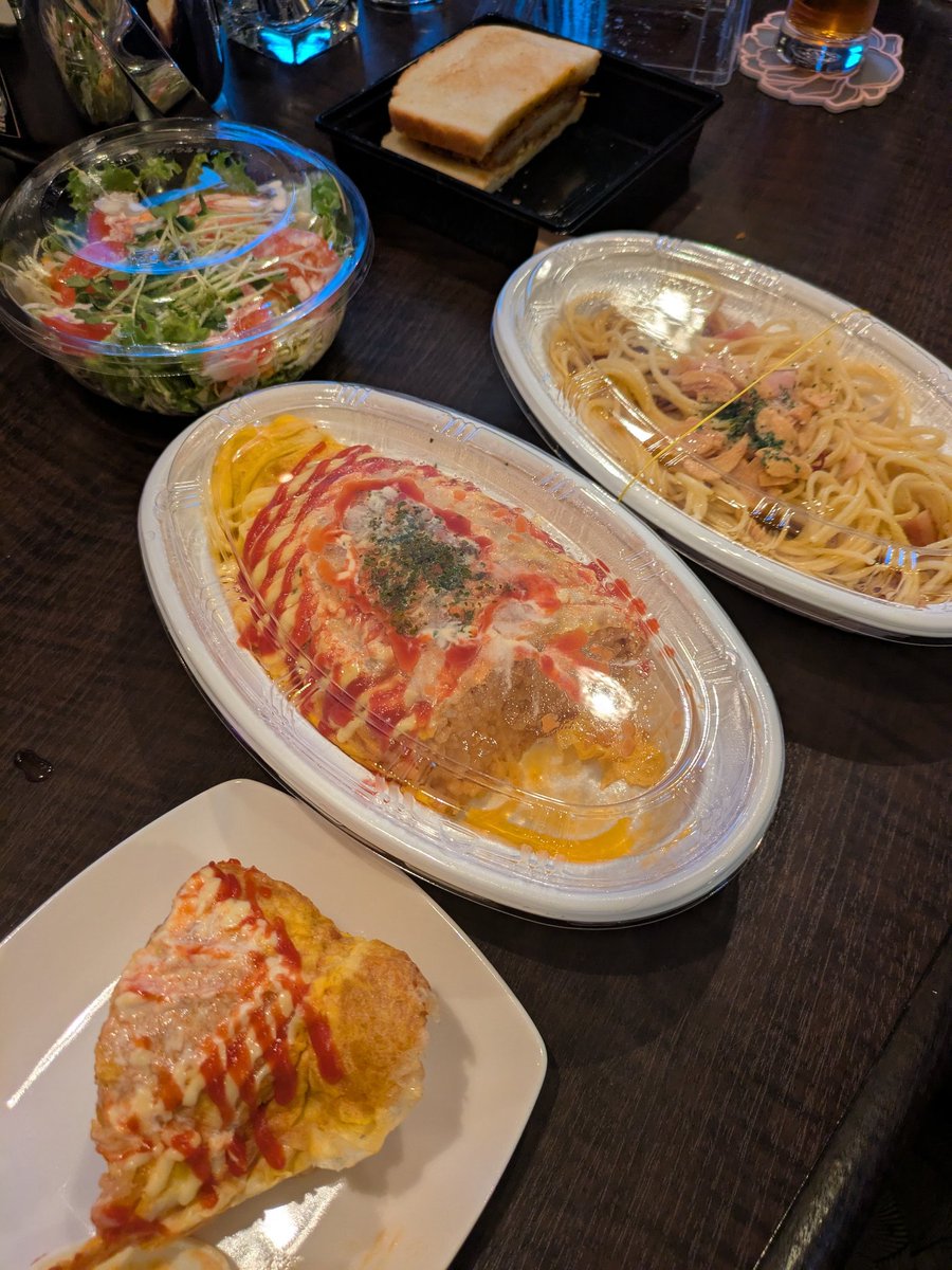 BarSupper's tweet photo. 昨日の差し入れ！
ありがとうございます☆
#BarCROWN 
#徳島市 https://t.co/68HHVZUa2F